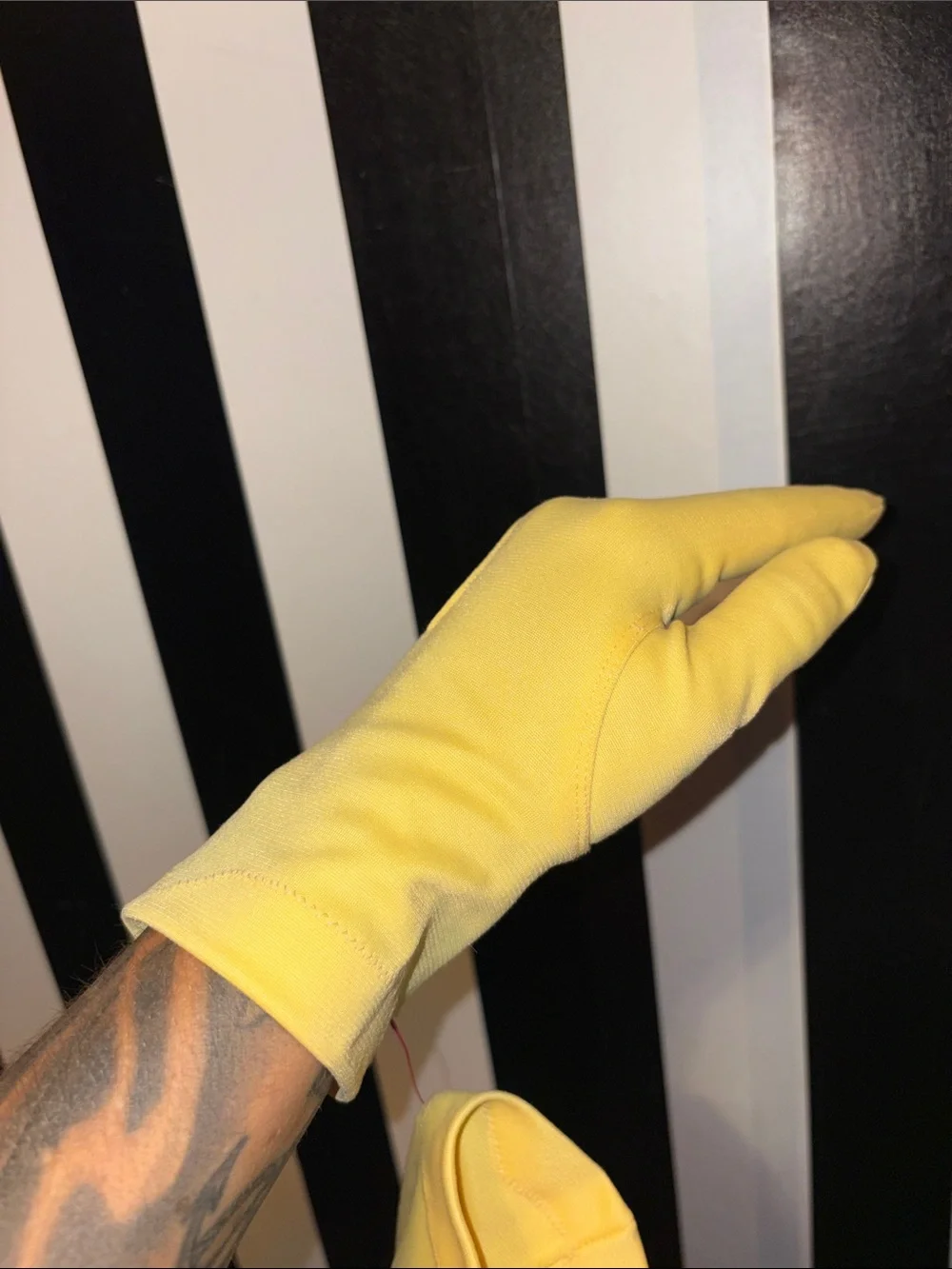 Vintage 70s Sunny Yellow Women's Short Gloves